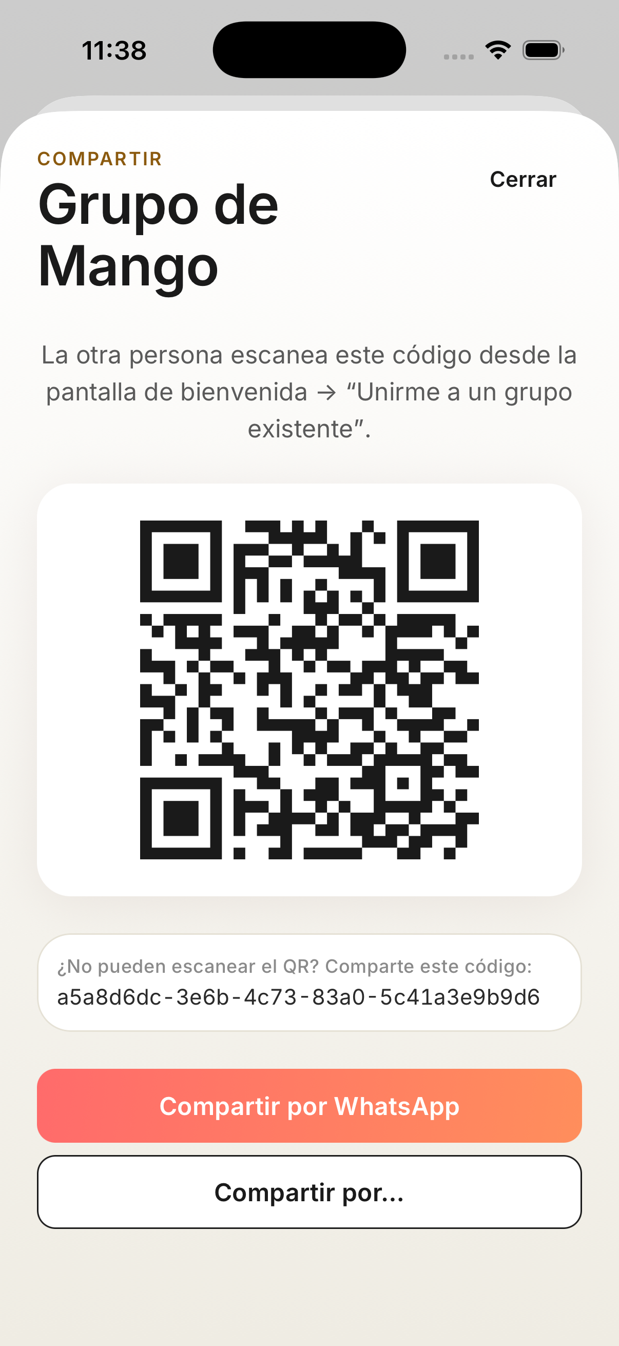 Pantalla para compartir el grupo con un código QR y botón para compartir por WhatsApp.