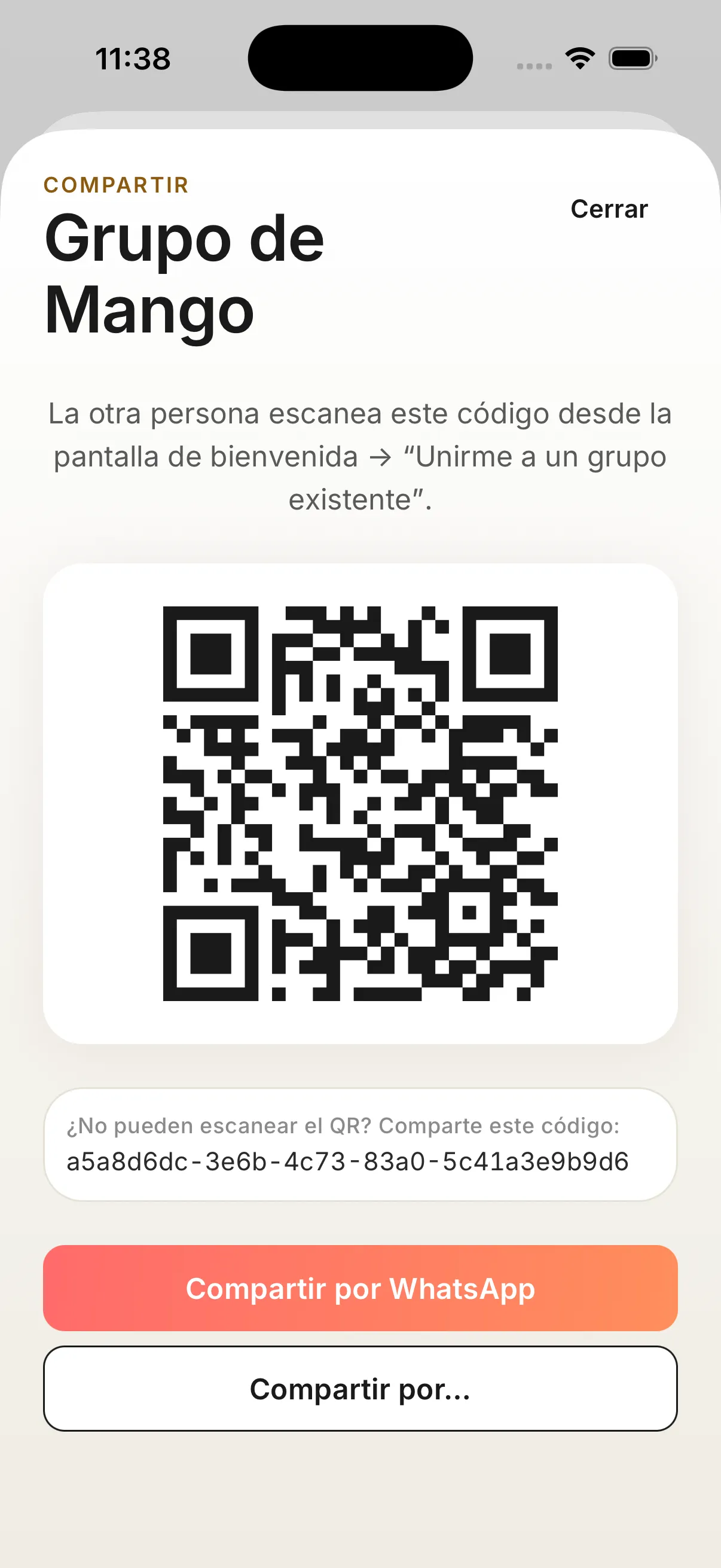 Pantalla para compartir el grupo con un código QR y botón para compartir por WhatsApp.